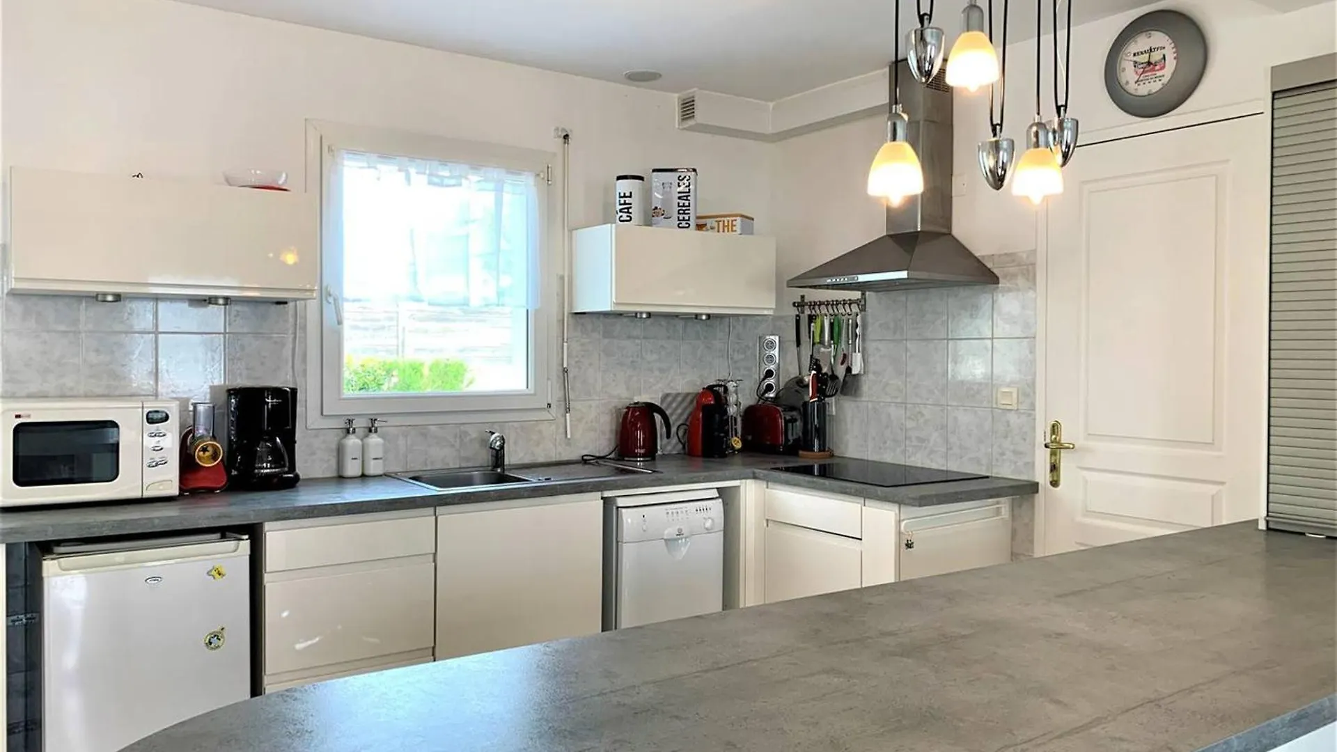Maison Recente A Quiberon, 4 Pieces, 77M², Quartier Calme, Proche Commerces, Jardin, Veranda. - Fr-1-478-164